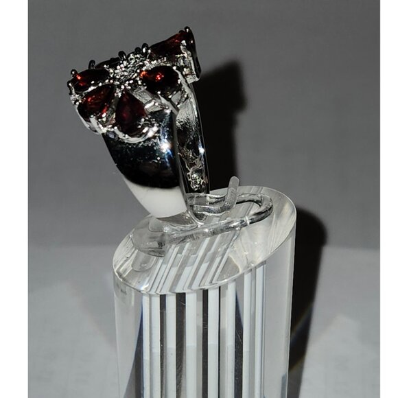 .925 Sterling Silver Oval Floral Garnet/Cubic Zirconia Ring Size 8 Value $680 - Picture 2 of 6